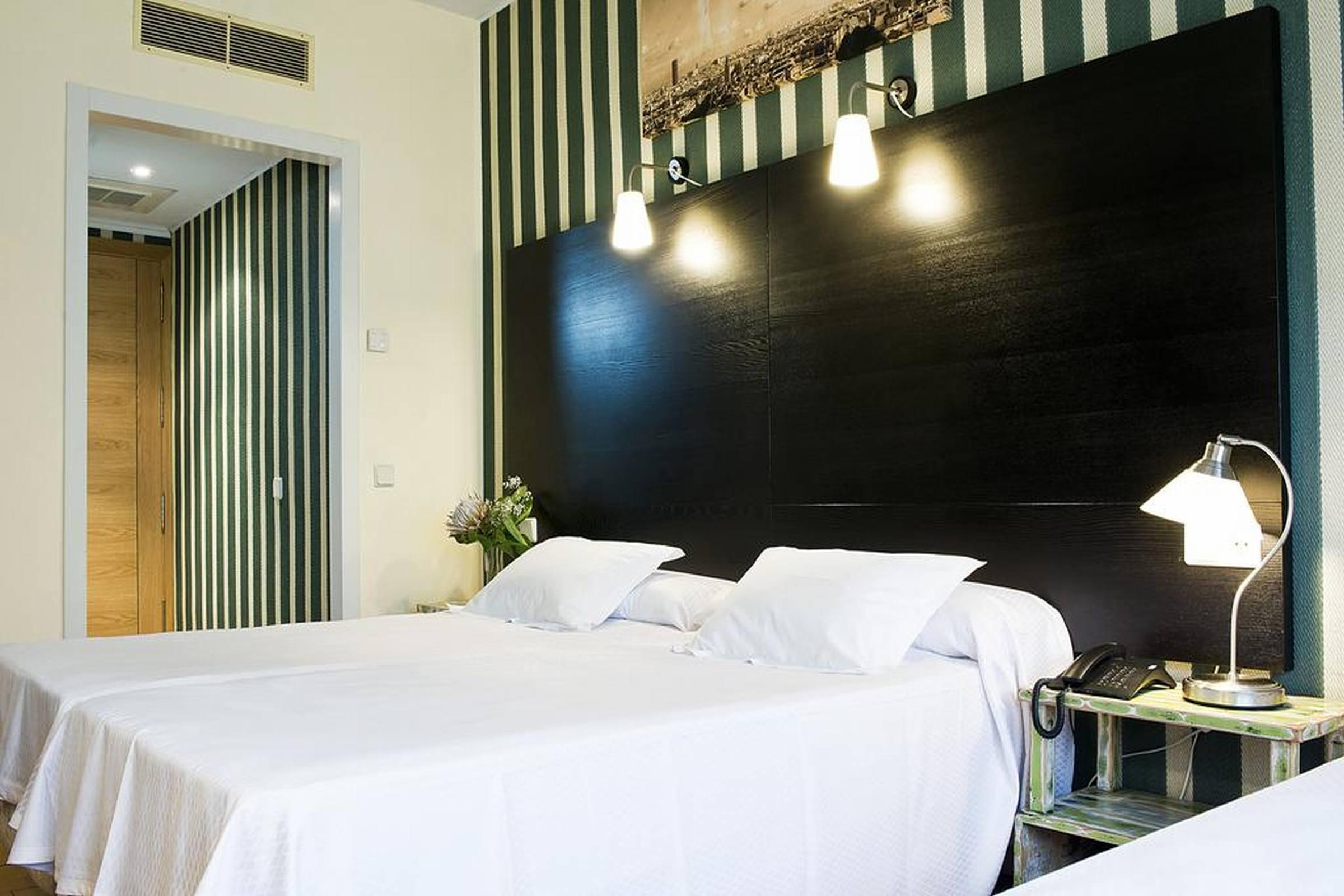 Hrc Hotel Мадрид Экстерьер фото
