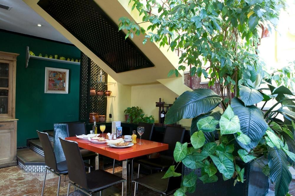 Hrc Hotel Мадрид Экстерьер фото